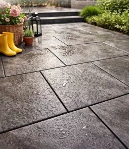 Veilige antislip tegels voor terras en tuin.